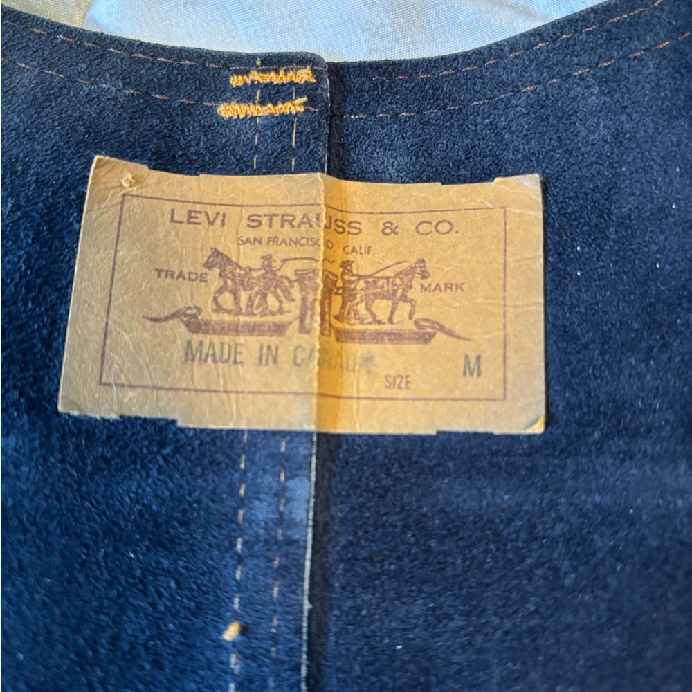 Levi's Dark Blue Denim Vest- size medium - Picture 2 of 6